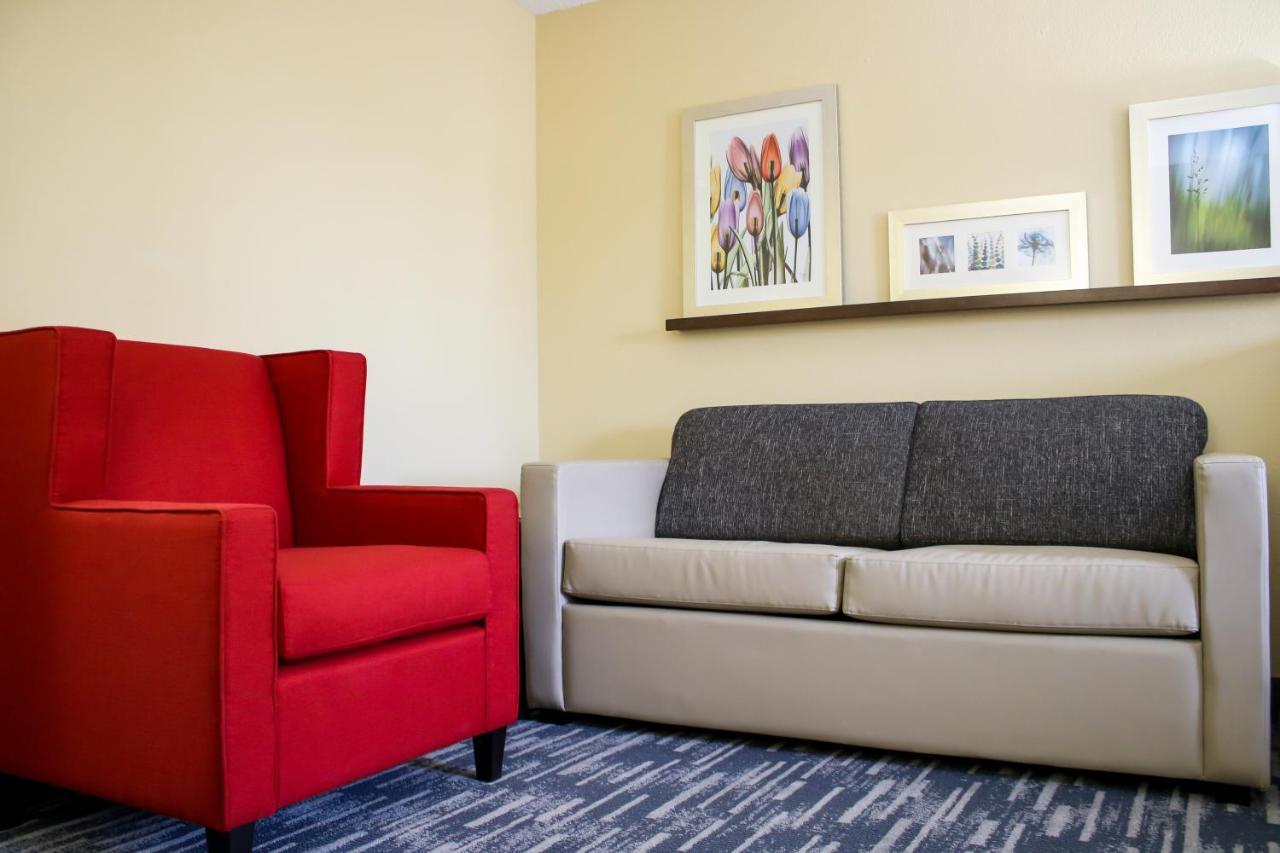 Country & By Radisson, Richmond West At I-64, Va Henrico