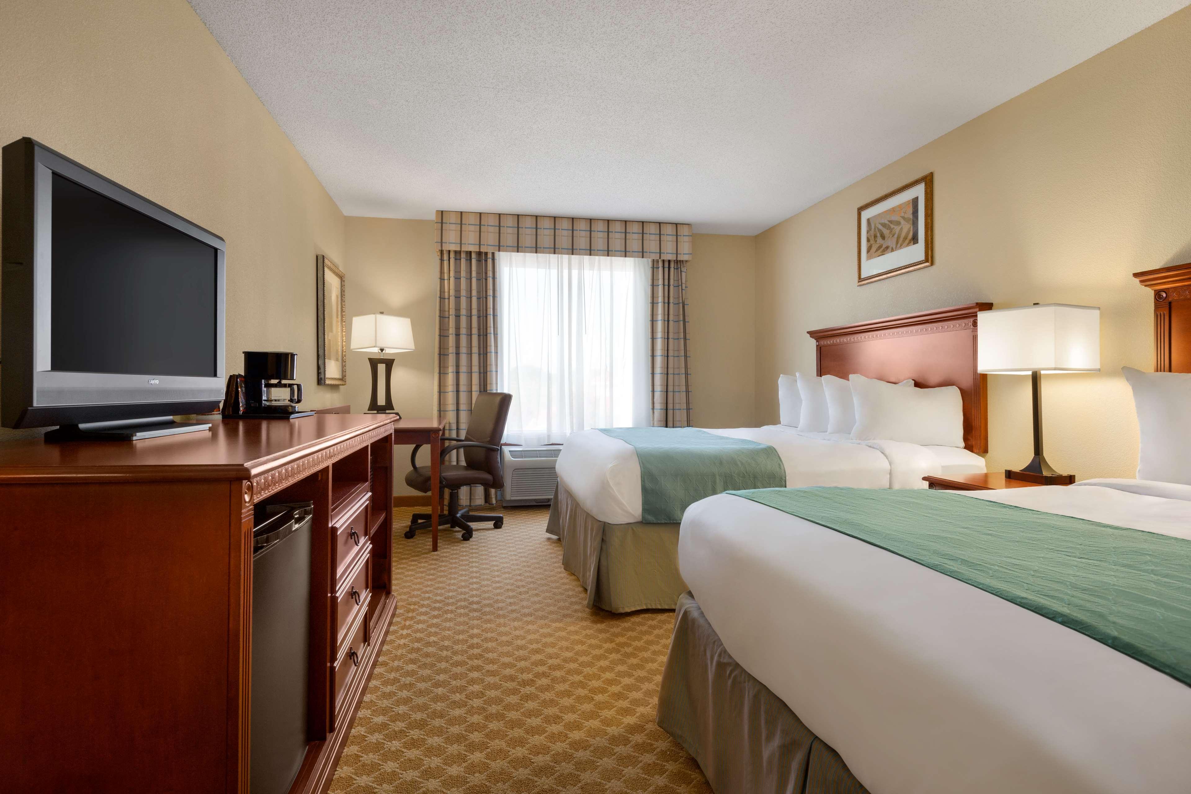 Country & By Radisson, Richmond West At I-64, Va Hotel Henrico