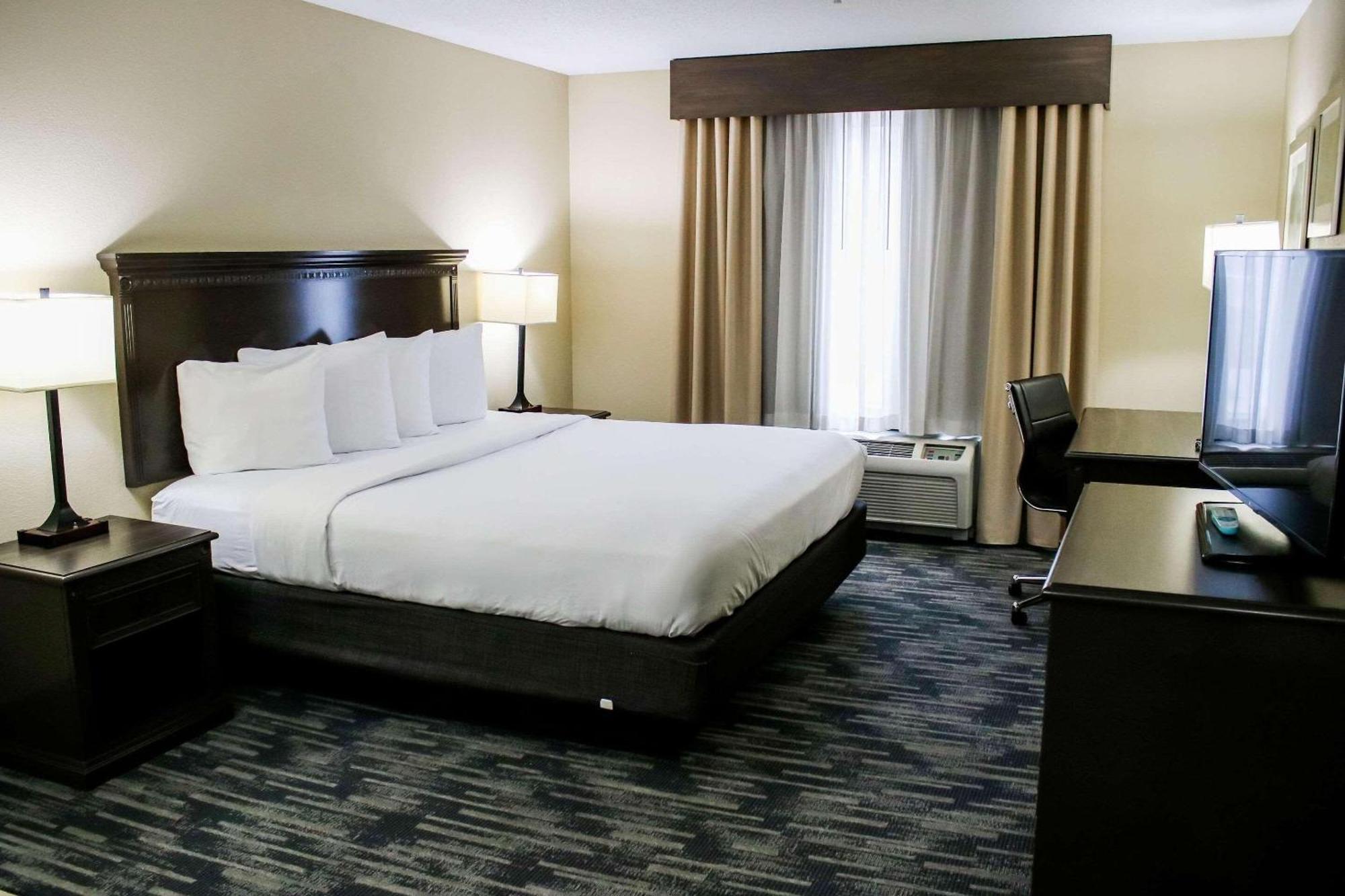 Country & By Radisson, Richmond West At I-64, Va 3* Henrico