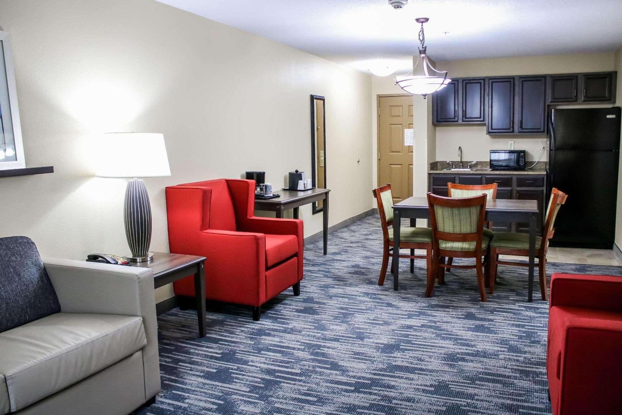 Country & By Radisson, Richmond West At I-64, Va Henrico