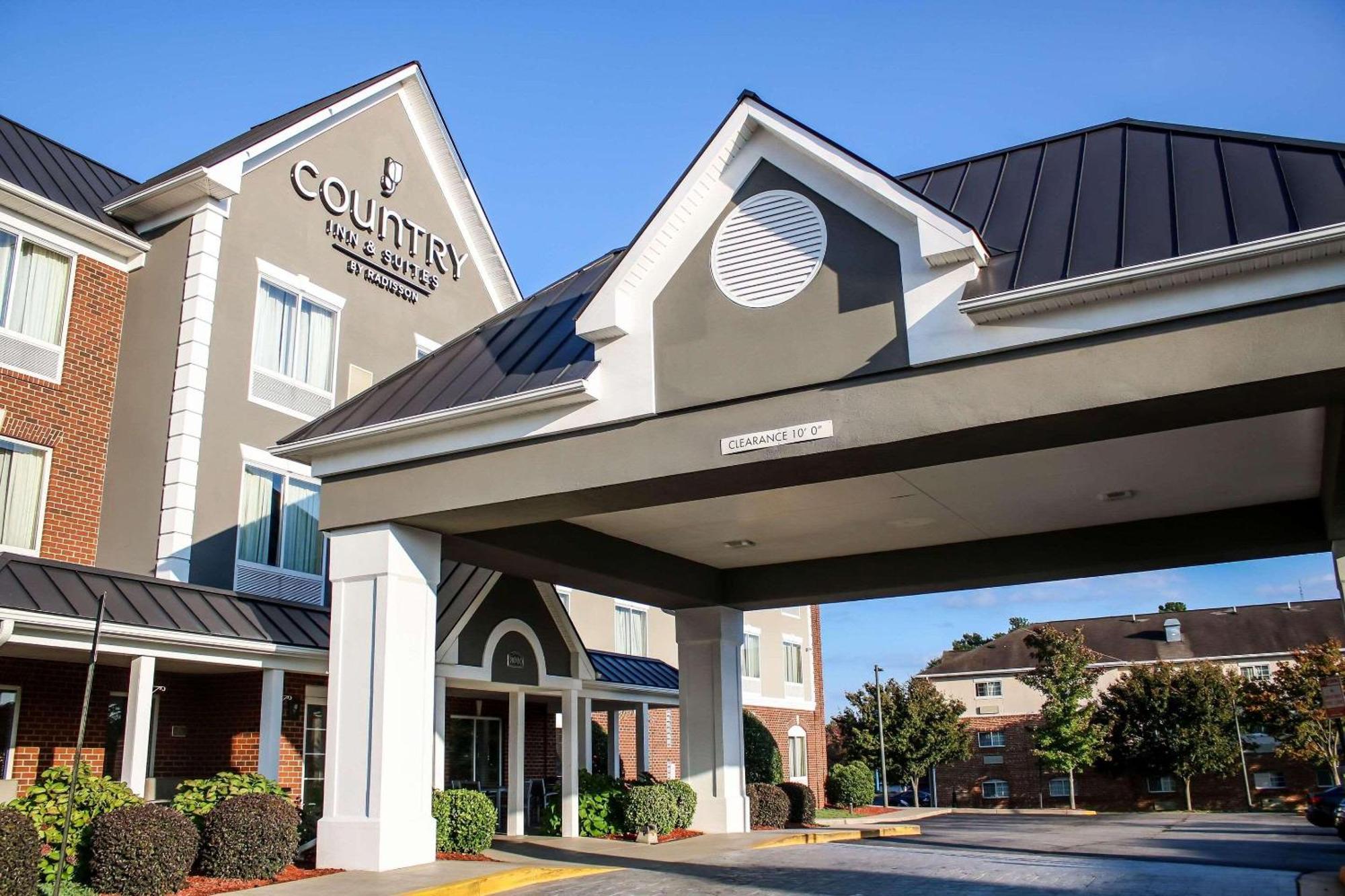 Hotel Country & By Radisson, Richmond West At I-64, Va