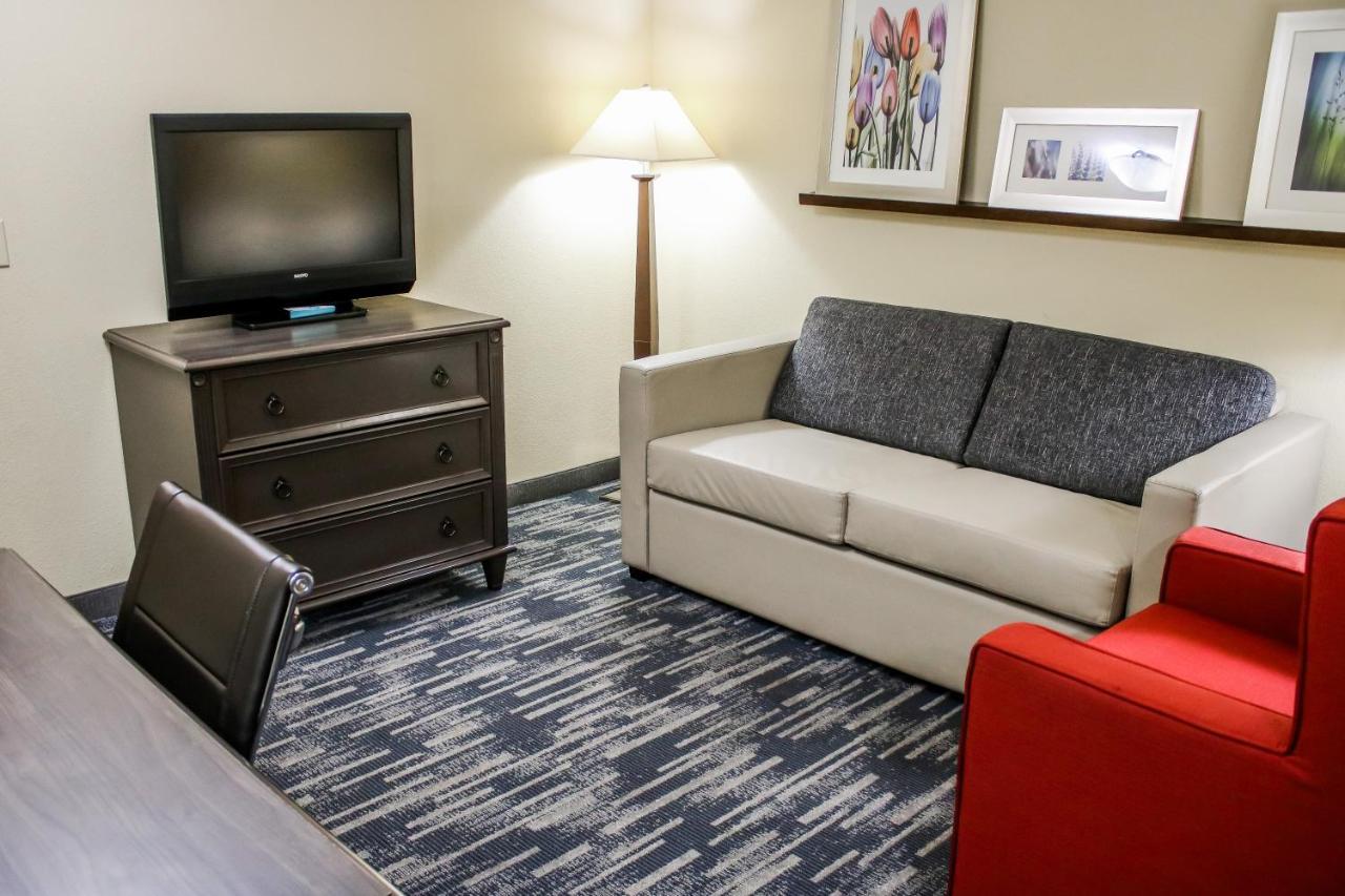 Country & By Radisson, Richmond West At I-64, Va 3*