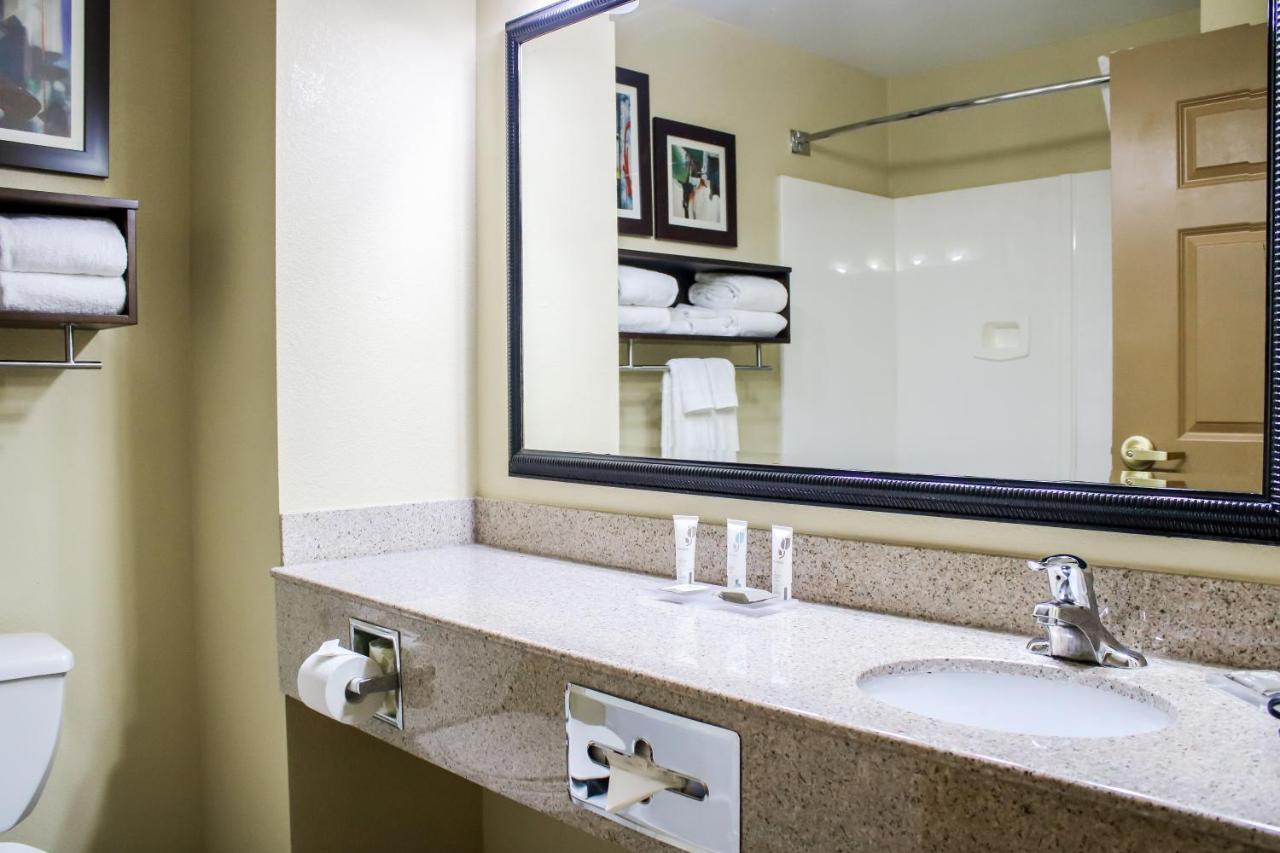 Country & By Radisson, Richmond West At I-64, Va Hotel Henrico