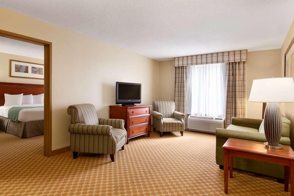 Country & By Radisson, Richmond West At I-64, Va 3*