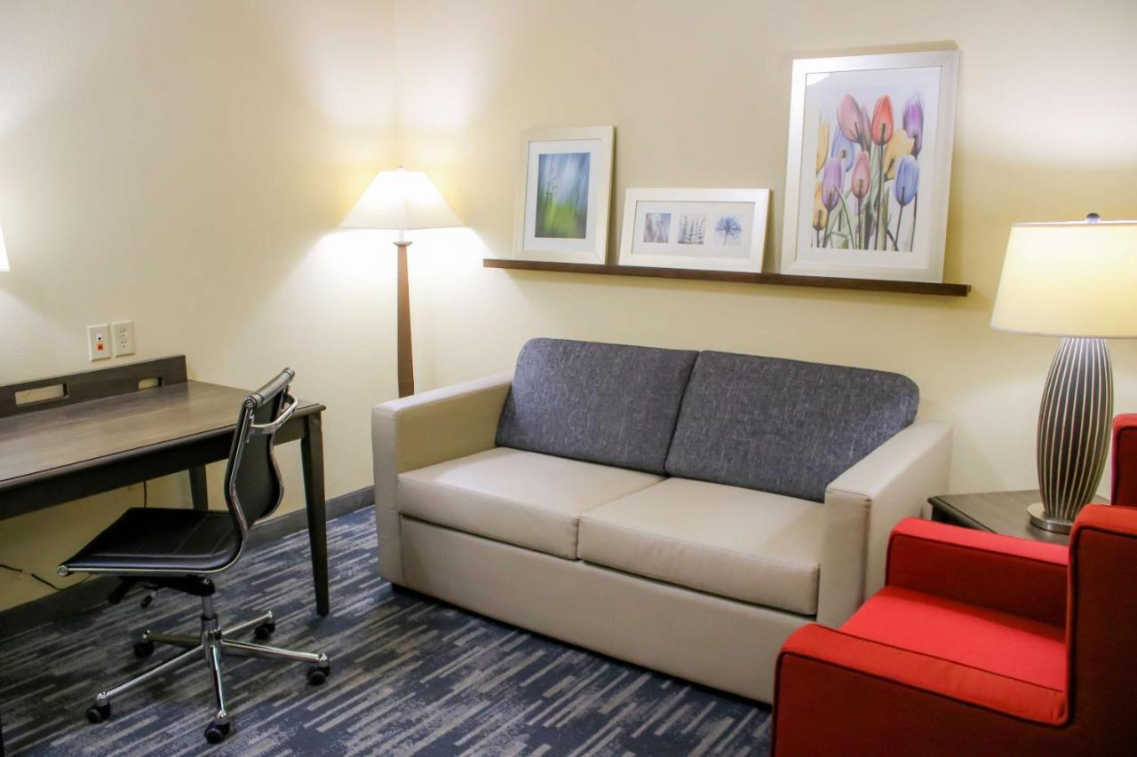 Country & By Radisson, Richmond West At I-64, Va 3*