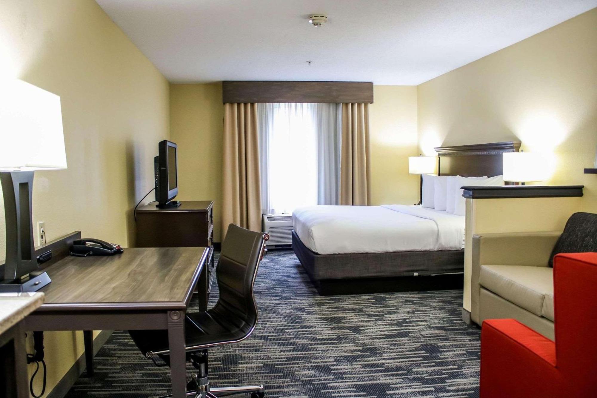 Country & By Radisson, Richmond West At I-64, Va 3*