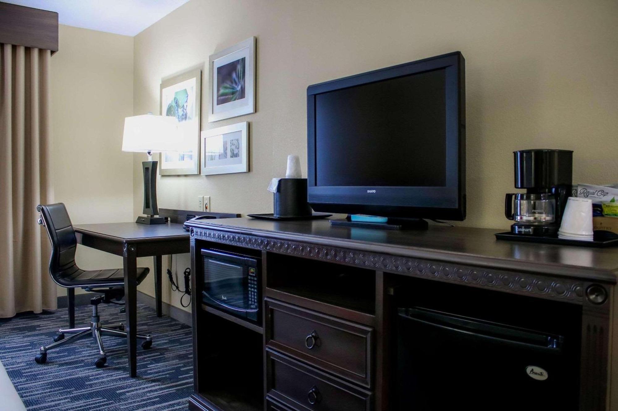 Country & By Radisson, Richmond West At I-64, Va Hotel 3*